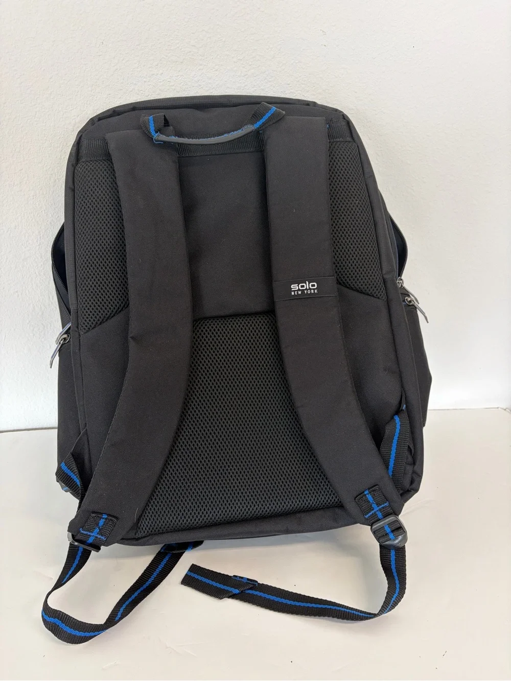 solo sleek laptop